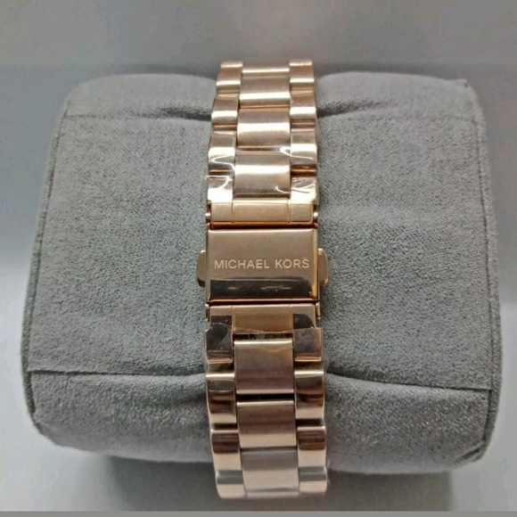 Brand NWT MICHAEL KORS rose gold bracelet watch